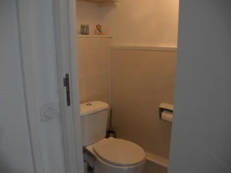 Encantador apartamento en alquiler en Roses, Costa Brava! A 0 metros de la playa. Disfruta de la piscina comunitaria y las vistas al mar. - Photo 20