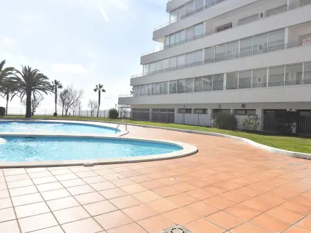 Encantador apartamento en alquiler en Roses, Costa Brava! A 0 metros de la playa. Disfruta de la piscina comunitaria y las vistas al mar. - Photo 22