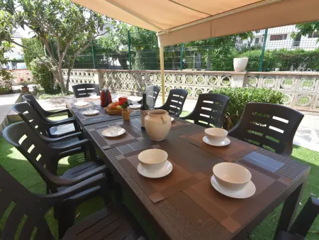 Maison Spacieuse à Roses, Idéale pour Familles et Groupes, Proche de la Plage et Piscine Communautaire - Photo 2