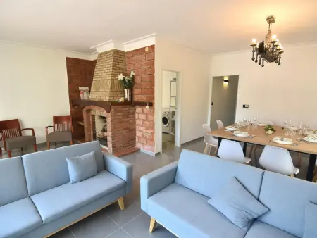 Maison Spacieuse à Roses, Idéale pour Familles et Groupes, Proche de la Plage et Piscine Communautaire - Photo 5