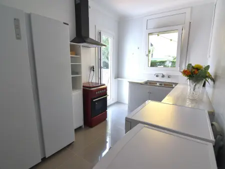 Maison Spacieuse à Roses, Idéale pour Familles et Groupes, Proche de la Plage et Piscine Communautaire - Photo 9