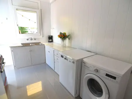 Maison Spacieuse à Roses, Idéale pour Familles et Groupes, Proche de la Plage et Piscine Communautaire - Photo 10