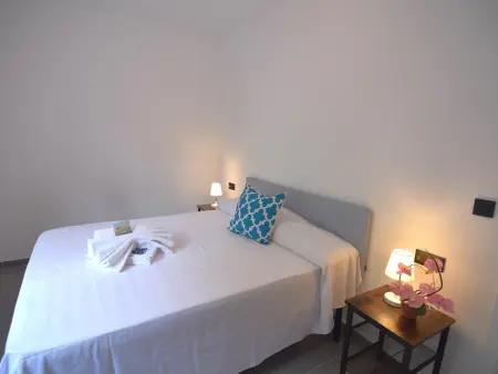 Maison Spacieuse à Roses, Idéale pour Familles et Groupes, Proche de la Plage et Piscine Communautaire - Photo 13