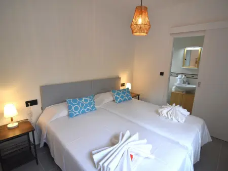 Maison Spacieuse à Roses, Idéale pour Familles et Groupes, Proche de la Plage et Piscine Communautaire - Photo 15