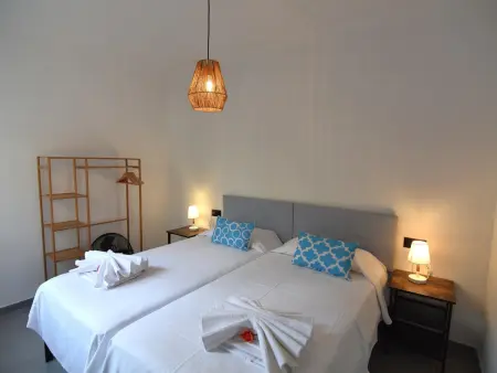 Maison Spacieuse à Roses, Idéale pour Familles et Groupes, Proche de la Plage et Piscine Communautaire - Photo 16