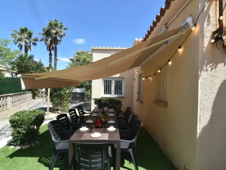 Maison Spacieuse à Roses, Idéale pour Familles et Groupes, Proche de la Plage et Piscine Communautaire - Photo 27