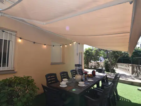 Maison Spacieuse à Roses, Idéale pour Familles et Groupes, Proche de la Plage et Piscine Communautaire - Photo 28