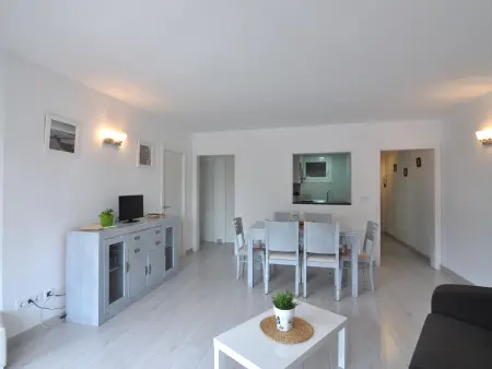 Charmant appartement à Roses à 300m de la plage avec terrasse, clim, cuisine équipée et TV satellite - Photo 8