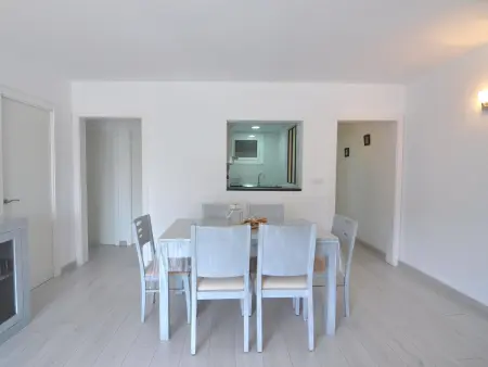 Charmant appartement à Roses à 300m de la plage avec terrasse, clim, cuisine équipée et TV satellite - Photo 9