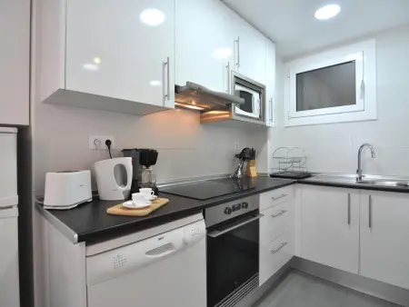 Charmant appartement à Roses à 300m de la plage avec terrasse, clim, cuisine équipée et TV satellite - Photo 15
