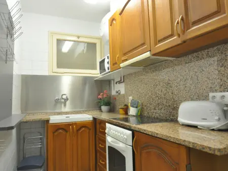 Appartement Confortable à Roses, à 300m de la Plage, avec Terrasse et Parking - Photo 9