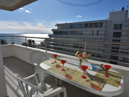 Appartement en Front de Mer à Roses, 2 Chambres, Piscine, Wi-Fi Gratuit, Réservez Maintenant! - Photo 3