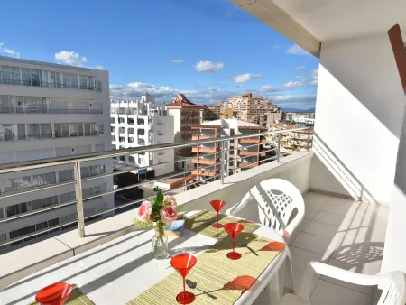 Appartement en Front de Mer à Roses, 2 Chambres, Piscine, Wi-Fi Gratuit, Réservez Maintenant! - Photo 4