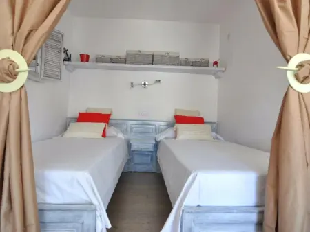 Appartement en Front de Mer à Roses, 2 Chambres, Piscine, Wi-Fi Gratuit, Réservez Maintenant! - Photo 9