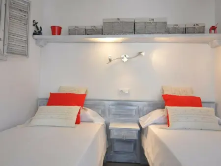 Appartement en Front de Mer à Roses, 2 Chambres, Piscine, Wi-Fi Gratuit, Réservez Maintenant! - Photo 10