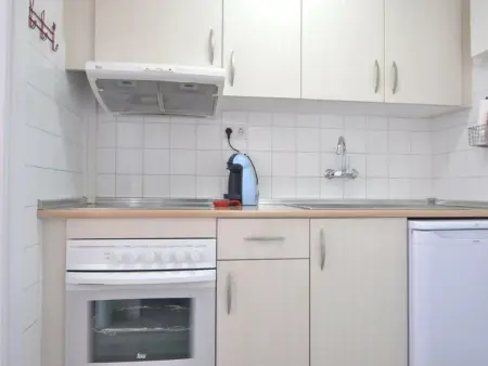 Appartement en Front de Mer à Roses, 2 Chambres, Piscine, Wi-Fi Gratuit, Réservez Maintenant! - Photo 14
