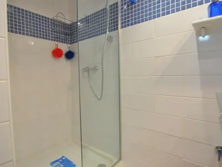 Appartement en Front de Mer à Roses, 2 Chambres, Piscine, Wi-Fi Gratuit, Réservez Maintenant! - Photo 18