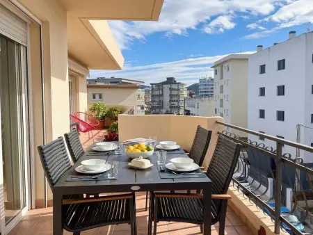 Charmant appartement à Roses, Costa Brava, à 200m de la plage Santa Margarita, idéal pour 4 personnes - Photo 2