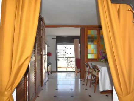 Studio Confortable à 200m de la Plage à Roses, Costa Brava - Parfait pour 4 Personnes! - Photo 4