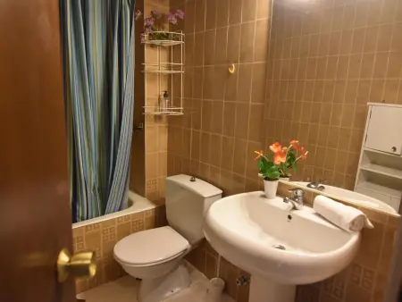Studio Confortable à 200m de la Plage à Roses, Costa Brava - Parfait pour 4 Personnes! - Photo 10