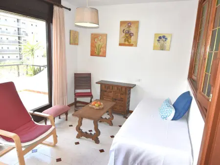 Studio Confortable à 200m de la Plage à Roses, Costa Brava - Parfait pour 4 Personnes! - Photo 14