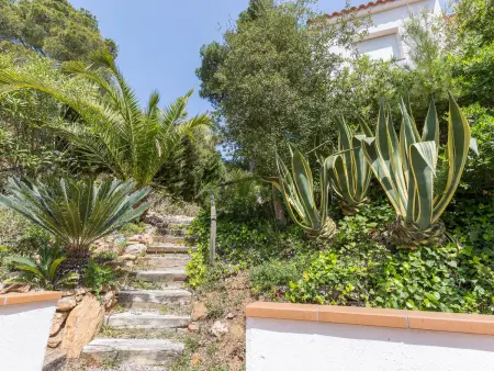 Villa à Tamariu avec Piscine Privée, Proche Plage, BBQ, Jardin, et Garage - Photo 8