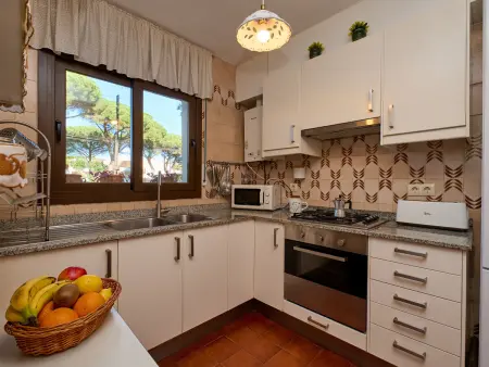 Maison mitoyenne avec jardin et terrasse, 800m de la plage, jusqu'à 8 pers, animaux admis - Photo 2