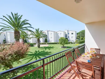 Appartement rénové à Calella - piscine, proche plage, terrasse, parking inclus - Photo 2