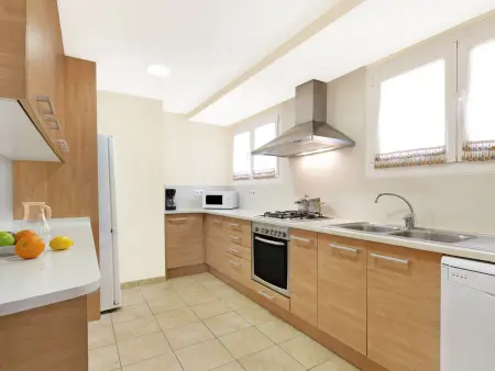 Villa à Blanes: Piscine privée, jardin, parking, proche plage, pour 6 pers. - Photo 4
