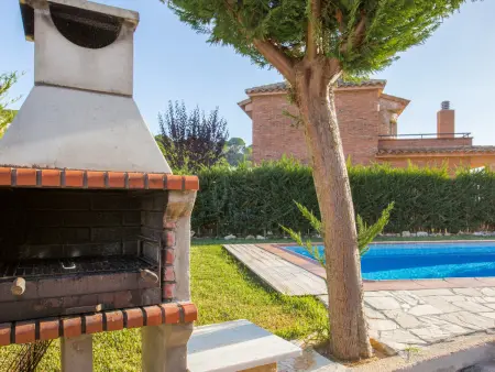 Villa moderne à Lloret de Mar avec piscine privée, proche de la mer, idéale pour 8 personnes - Photo 2