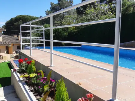 Villa familiale avec piscine privée et barbecue près de Cala Canyelles - Photo 7