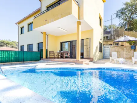 Villa à Lloret de Mar pour 8 pers avec piscine privée, parking, terrasse et équipements modernes - Photo 1