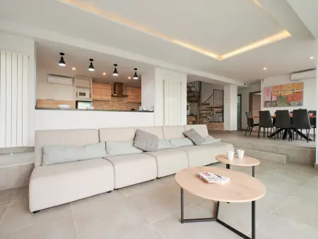 Villa moderne à Lloret de Mar avec piscine, jacuzzi, Wi-Fi et climatisation - Photo 3