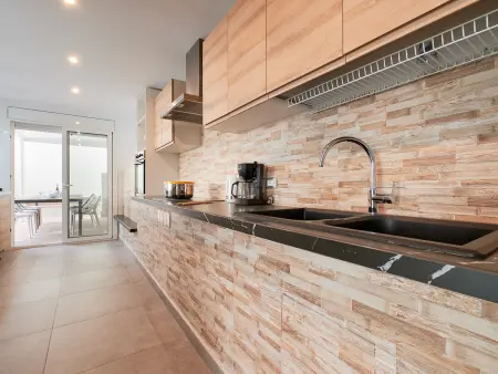 Villa moderne à Lloret de Mar avec piscine, jacuzzi, Wi-Fi et climatisation - Photo 4