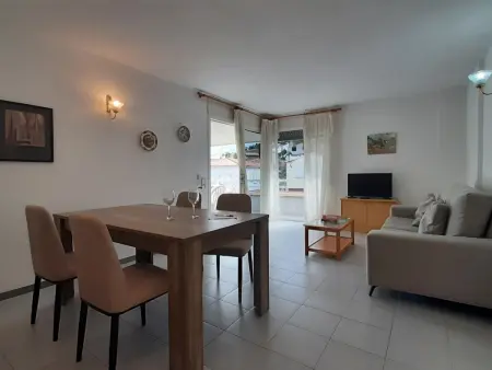 Appartement familial avec terrasse proche plage à Pals - Photo 2