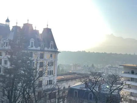 Appartement au dernier étage avec parking et climatisation à Aix-les-Bains! - Photo 9