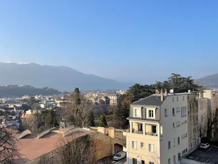 Appartement au dernier étage avec parking et climatisation à Aix-les-Bains! - Photo 11