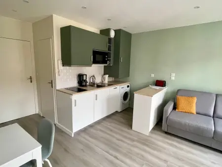 Studio cosy hyper centre Aix-les-Bains avec balcon et wifi - Photo 3