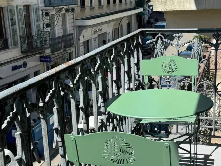 Studio cosy hyper centre Aix-les-Bains avec balcon et wifi - Photo 5