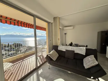 Charmant studio avec terrasse, climatisé à Ajaccio - Photo 1