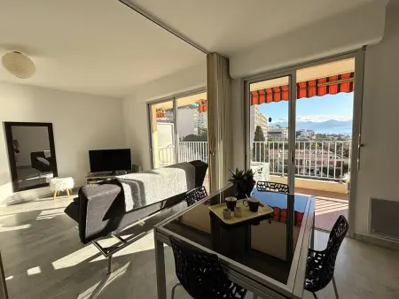 Charmant studio avec terrasse, climatisé à Ajaccio - Photo 4