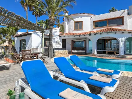 Villa 4 chambres avec piscine privée, climatisation, WiFi et animaux admis à Moraira - Photo 1