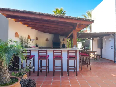 Villa Confortable avec Piscine Chauffée, Jardins et Proximité Plage, 12 Personnes à Moraira - Photo 2