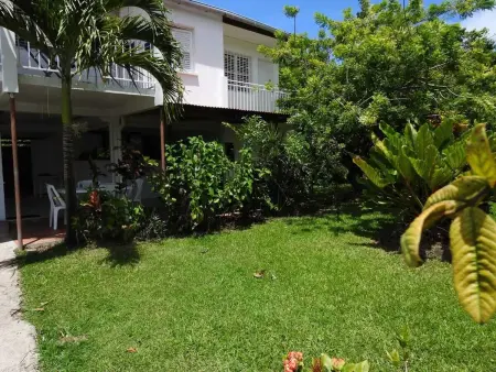 Maison spacieuse à Les Trois-Îlets avec jardin - Photo 11