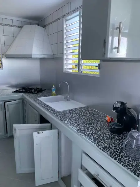 Maison familiale à Deshaies, 80 m² avec jardin - Photo 3