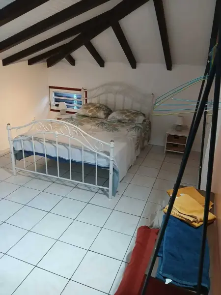 Appartement moderne à Desbonnes – climatisation - Photo 15