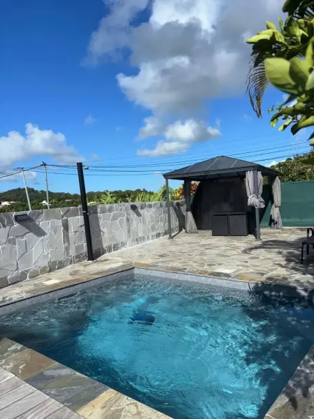 Villa moderne avec piscine privée à Le François, 70 m² - Photo 1