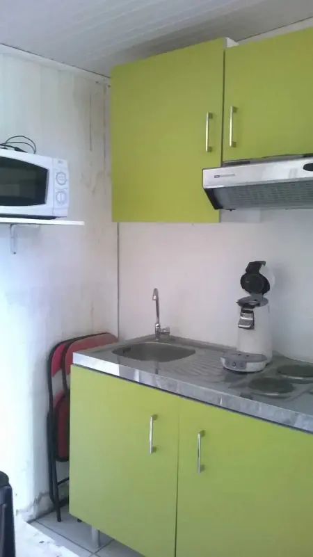 Studio confortable à Les Abymes, 12m², balcon agréable - Photo 2