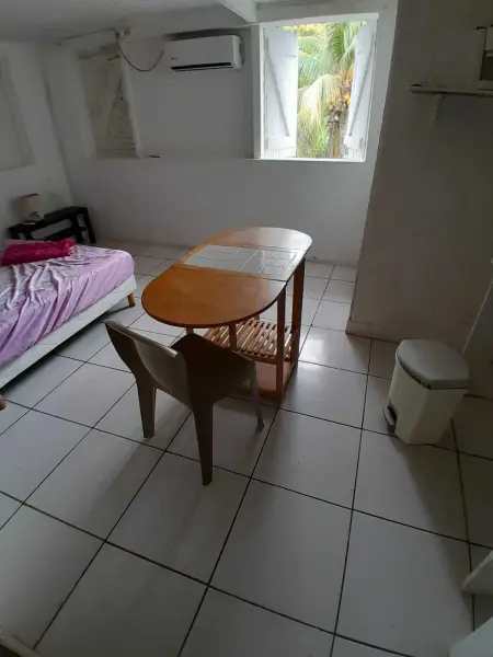 Studio confortable à Les Abymes, 12m², balcon agréable - Photo 6