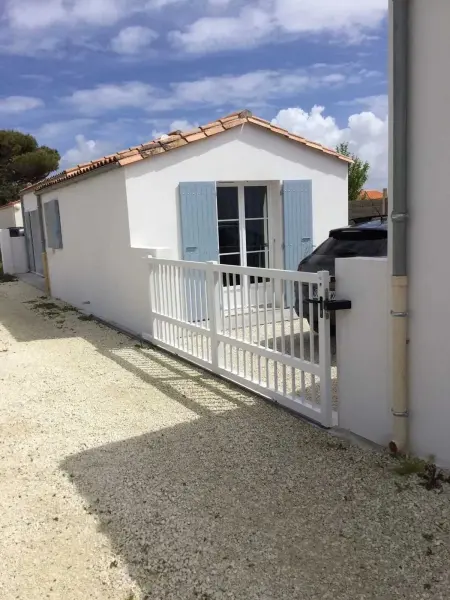 Maison familiale à Saint-Pierre-d'Oléron avec jardin - Photo 4